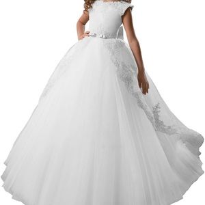 New! Girls size 8 white gown. Flower girl, baptism, or any special occasion.